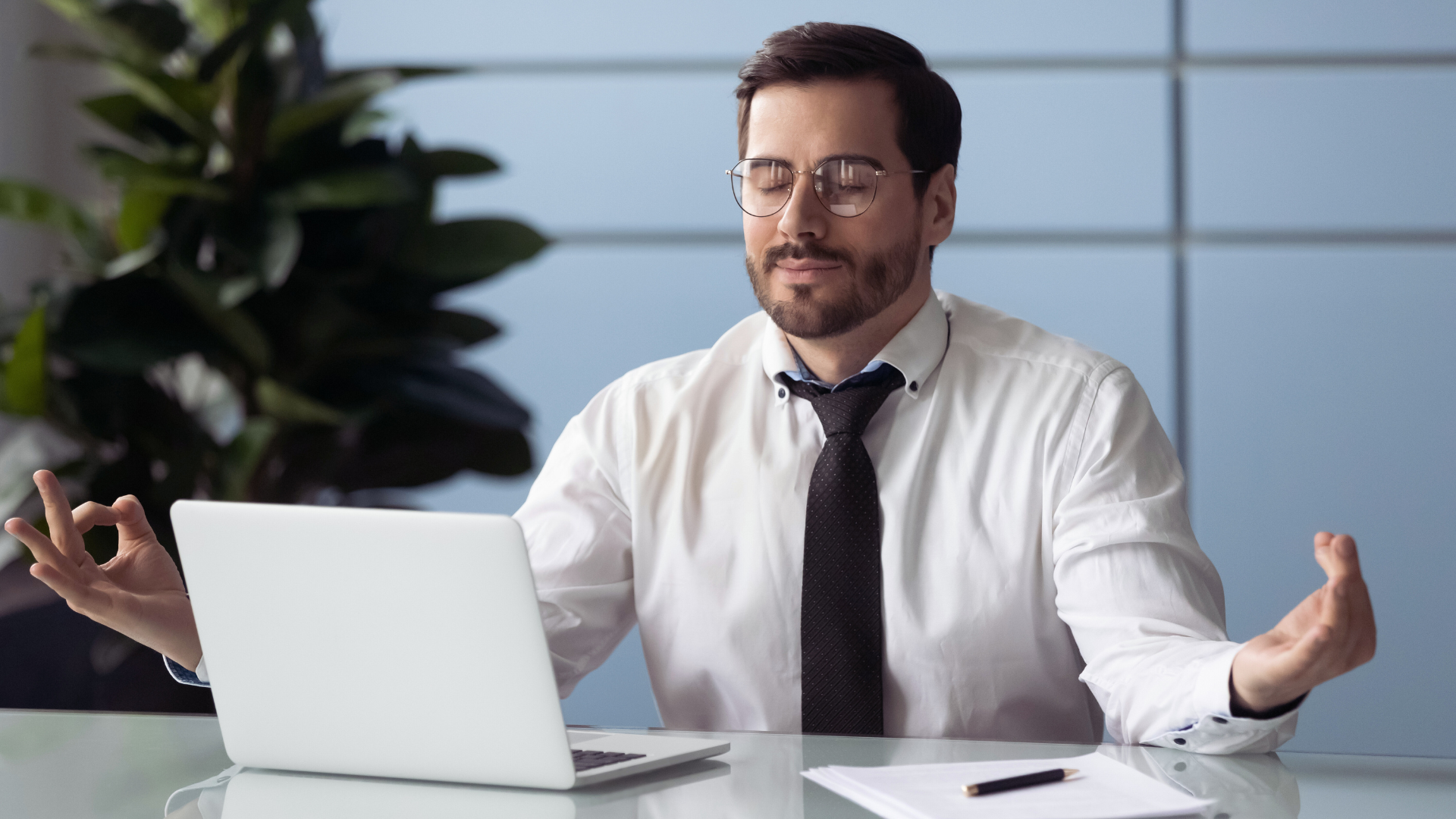 Simple Mindfulness Techniques for Reducing Stress at Work: Effective Strategies for a Calmer Workplace
